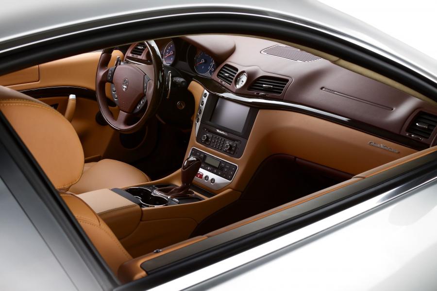  Maserati GranTurismo 2007 года  (фото 21 из 240)